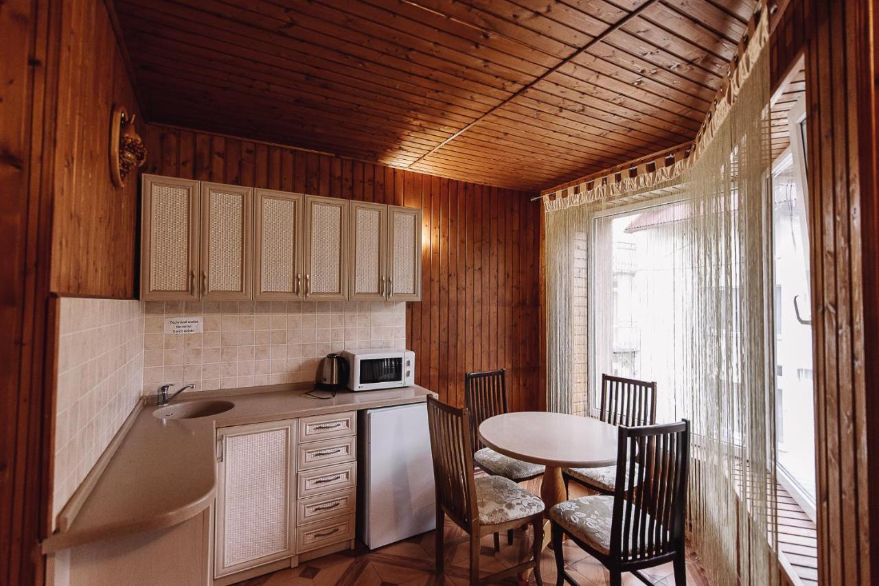 Toga Yablunytsya Exterior foto